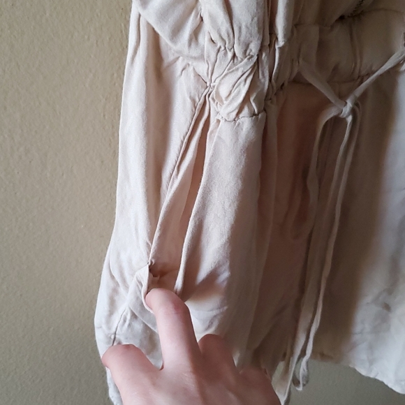 Rue 21 light tan short sleeve romper - Picture 4 of 5